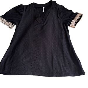 Beachsissi Women's Black V-neck Lace Insert Casual Top Size Medium